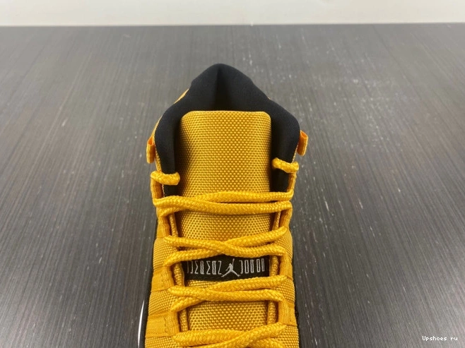 Jordan Air black and 11 yellow 0716
